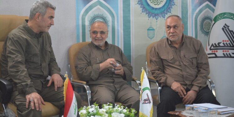 رئيس اركان هيئة الحشد الشعبي يزور قاطع اللواء 16