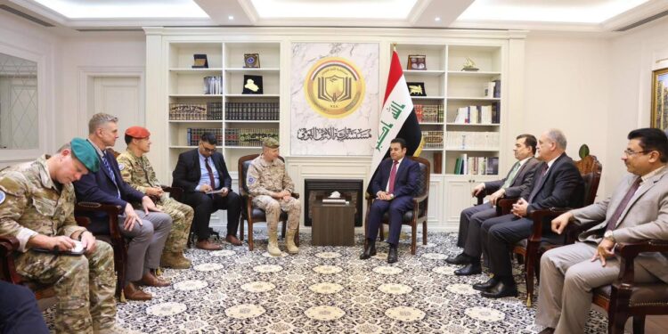 الأعرجي يلتقي قائد بعثة حلف الناتو في العراق بمناسبة انتهاء مهام عمله