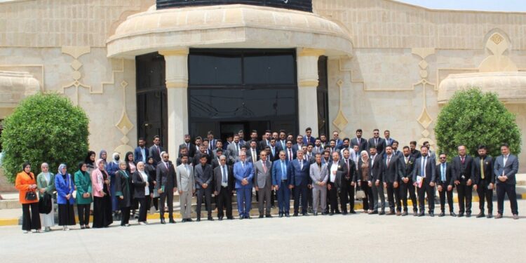 128 من طالبي الانتماء إلى نقابة المحامين يؤدون اليمين القانونية في استئناف الانبار