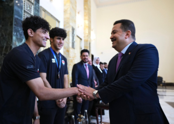رئيس الحكومة يستقبل المنتخب الأولمبي لكرة القدم