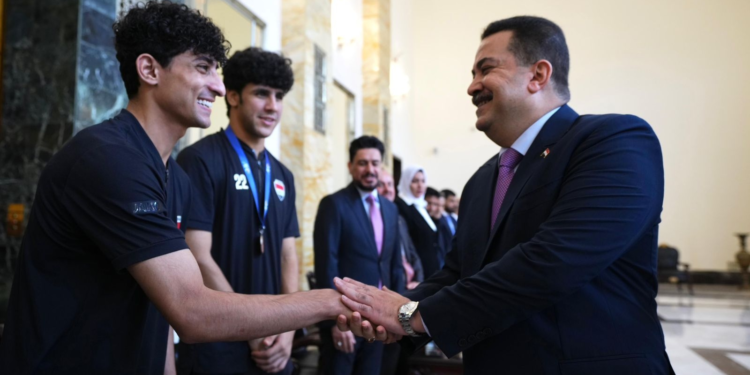 رئيس الحكومة يستقبل المنتخب الأولمبي لكرة القدم