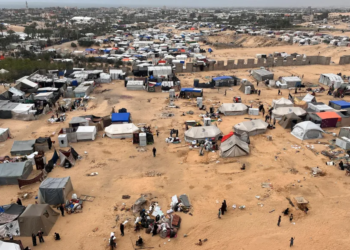 الجيش الإسرائيلي يأمر السكان في المزيد من مناطق شرق رفح بالإخلاء