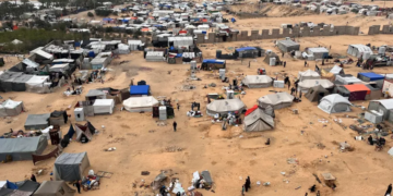 الجيش الإسرائيلي يأمر السكان في المزيد من مناطق شرق رفح بالإخلاء