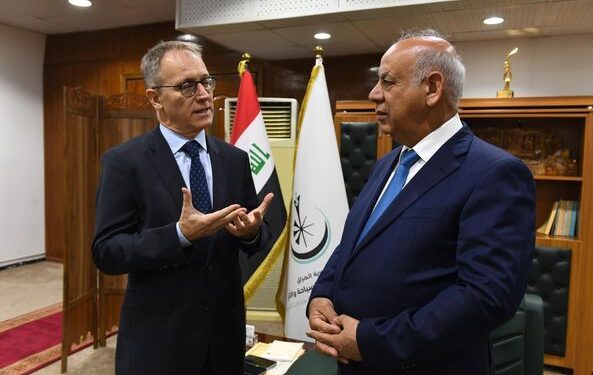 وزير الثقافة يلتقي السفير الإيطالي