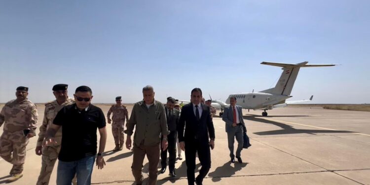 لجنة حقوق الإنسان تزور مخيم الجدعة