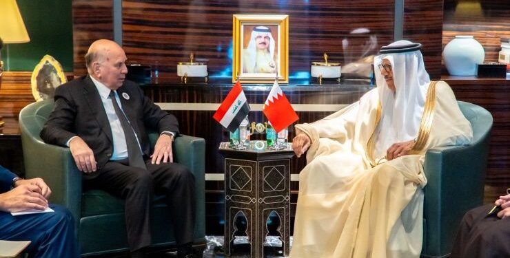 وزير الخارجية يلتقي نظيره البحريني