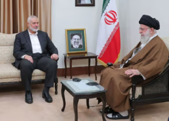 كواليس لقاء خامنئي لإسماعيل هنية في طهران