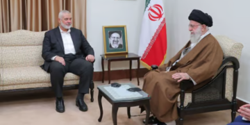 كواليس لقاء خامنئي لإسماعيل هنية في طهران