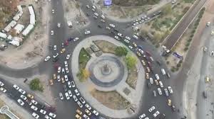 نيران تلتهم حافلة لنقل الركاب في ساحة النسور ,,, فيديو