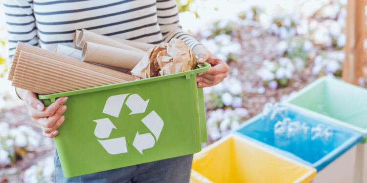 أشياء متواجدة في المنزل يمكن إعادة تدويرها والاستفادة منها من جديد