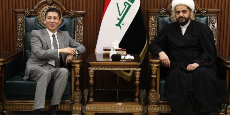 الخزعلي يلتقي السفير الصيني