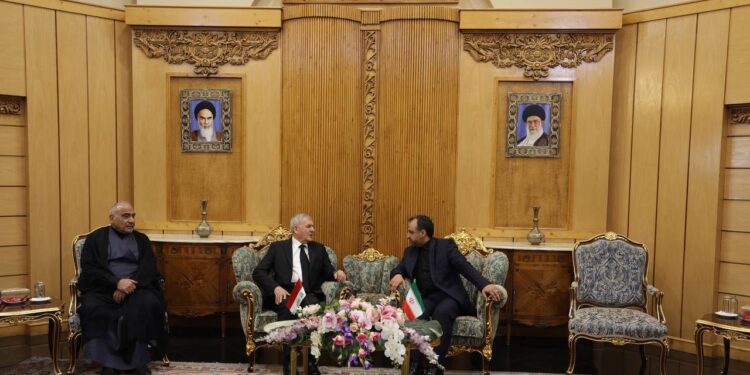 رئيس الجمهورية يتوجه إلى إيران على رأس وفد عالي المستوى