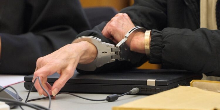 المانيا .. تعرض أحد مرشحي اليمين إلى الطعن بسكين