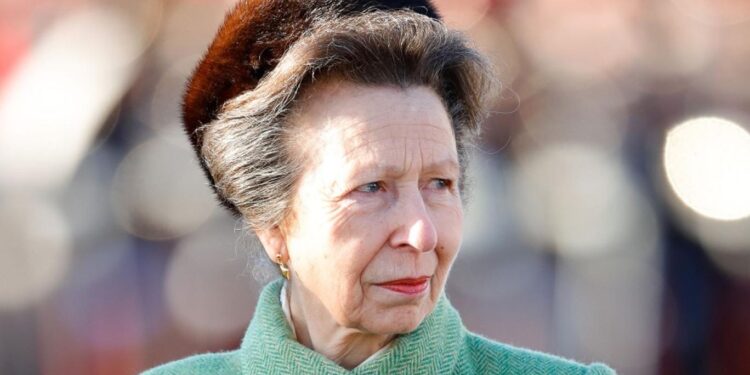 بريطانيا ..نقل الأميرة آن إلى المستشفى بعد إصابتها بـ”جروح طفيفة”