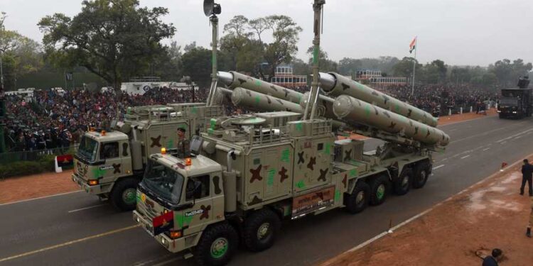 الهند تزود تل ابيب بقذائف مدفعية وطائرات مسيرة منذ بداية حرب غزة