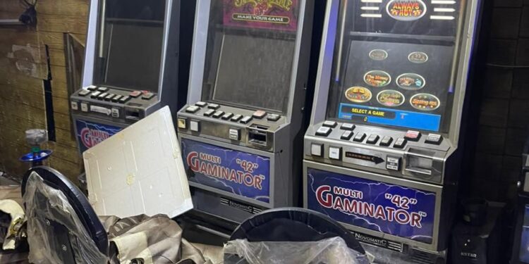 بغداد ..ضبط صالتي “تلخانة” وإصابة امرأة بإطلاق نار