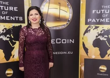 المرأة الأخطر في العالم.. 5 ملايين $ لمن يصل إليها