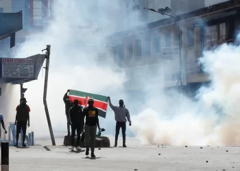 كينيا.. 30 قتيلاً برصاص الشرطة في تظاهرات اقتحمت البرلمان