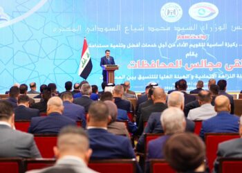 السوداني يجدد دعم الحكومة لعمل مجالس المحافظات