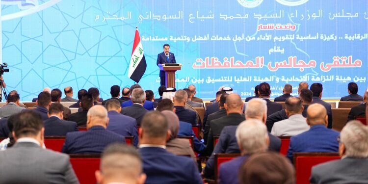 السوداني يجدد دعم الحكومة لعمل مجالس المحافظات