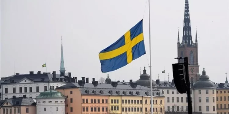 السويد .. عرض أرضًا للبيع بسعر لا يتجاوز ثمن فنجان قهوة