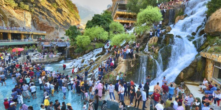 السليمانية .. استقبال نحو 50 ألف سائح بـ 3 أيام وتتوقع ضعفهم خلال العيد