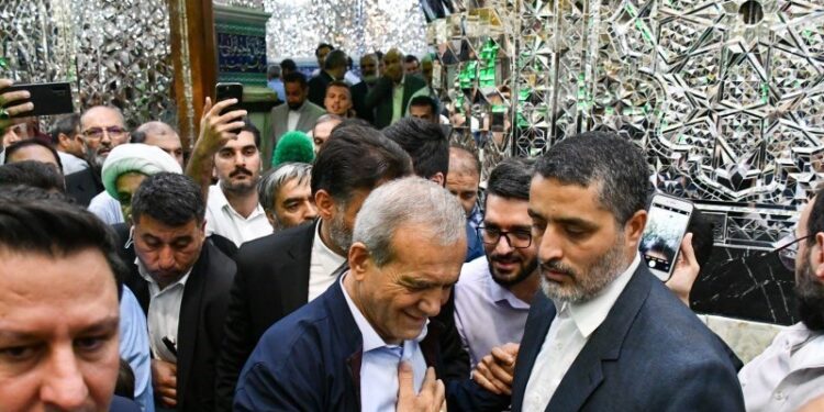 ايران .. بعد فرز أكثر من 19 مليون صوت بزشكيان يتمسك بصدارة الانتخابات