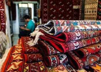 إيران .. ارسال السجاد اليدوي للخارج عبر “البريد”