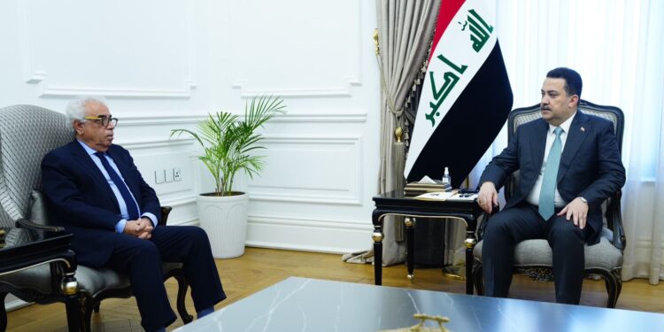 السوداني يستقبل مدير معهد العالم العربي في باريس