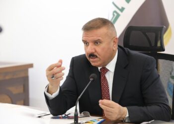 وزير الداخلية يرأس اجتماعاً في مديرية المرور العامة