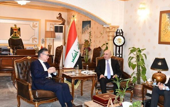 وزير البيئة يستقبل السفير الياباني