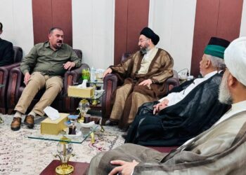 الحكيم يزور هيئة الحشد الشعبي في كربلاء