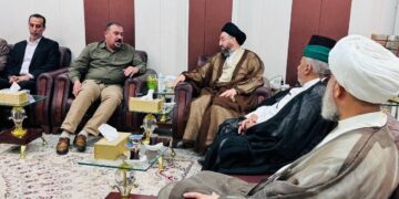 الحكيم يزور هيئة الحشد الشعبي في كربلاء