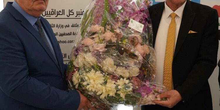 نقيب الصحفيين العراقيين يهنئ صحيفة الشرق بمناسبة الذكرى الــ 21 لتاسيسها