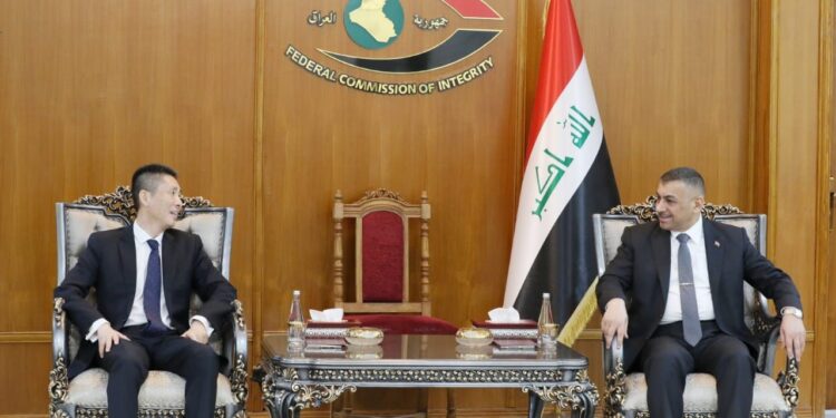 رئيس هيئة النزاهة يلتقي السفير الصيني