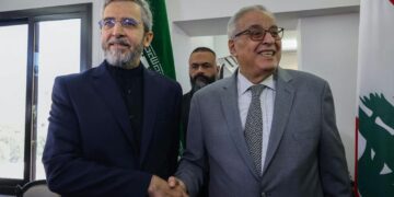 وزير الخارجية الايراني بالوكالة في اول رحلة خارجية  يصل الى بيروت