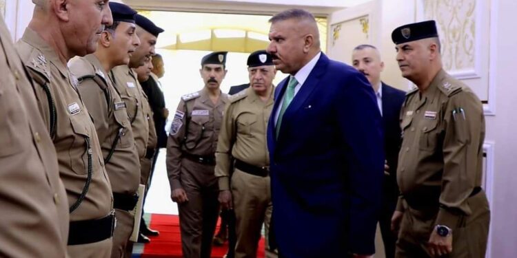 وزير الداخلية يؤكد على اهمية تطويــر المراكز والمناهج التدريبية