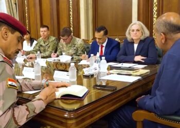 اجتماع أمني مع السفيرة الأمريكية وقائد التحالف في وزارة الدفاع