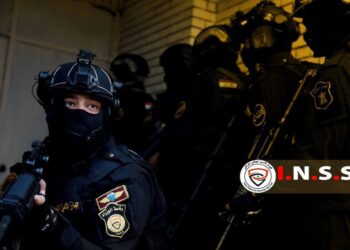 القبض على (5) متهمين يتاجرون بعقارات أهلية وحكومية في محافظتين