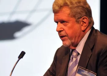 العصر الرقمي.. مخاطر وإحباطات