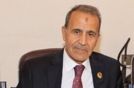 من يمتلك حق الاحتفال بعيدين ؟
