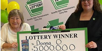 عجوز أمريكية تأخرت طائرتها ففازت بـ 5 ملايين $