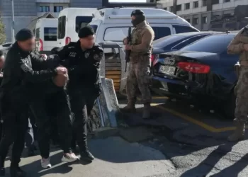 تركيا .. اعتقال مئات الأشخاص بعد أعمال عنف ضد السوريين