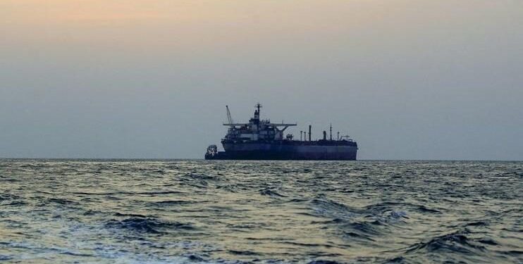 إيران تعلن احتجاز ناقلة نفط بتهمة “تهريب وقود” ,,, مالكها مواطن عراقي يقيم بالإمارات