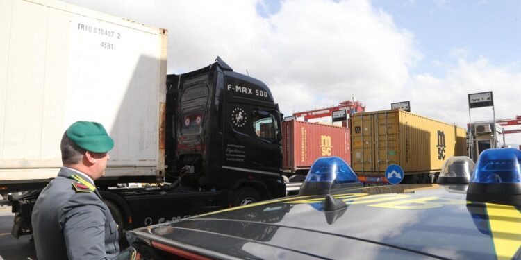 إيطاليا تضبط مسيرتين في الطريق إلى ليبيا