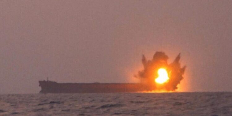 امريكا تعلن عن تدمير موقعي رادار للحوثيين