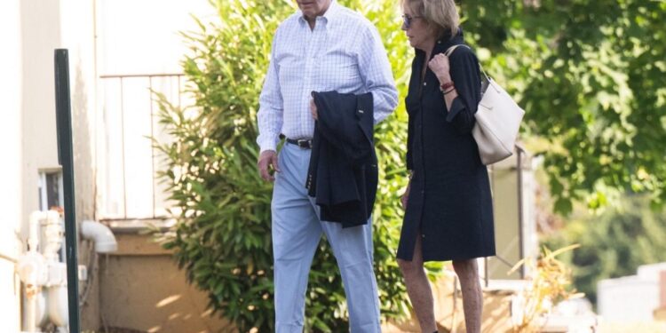 الديمقراطيون يضغطون على بايدن للتخلي عن السباق الرئاسي