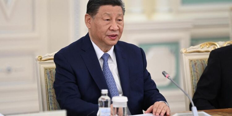 الرئيس الصيني يطالب بــ”توفير الظروف” لبدء مفاوضات سلام بين موسكو وكييف