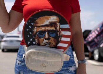 قمصان ترمب المضاد للرصاص تغزو مبيعات الإنترنت