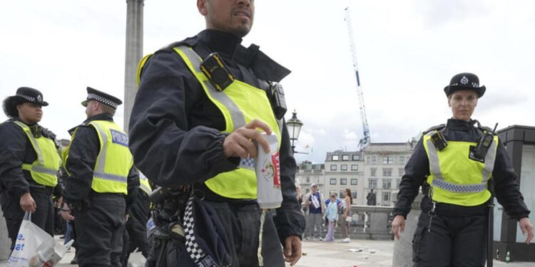 اعتقال 4 أشخاص بإسبانيا وألمانيا للاشتباه ببيـــــع أجزاء مسيرات لـ”حزب الله”